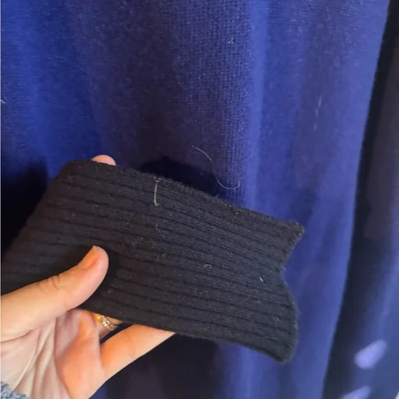 Vintage Chanel Navy Blue Women's Cardigan Sweater 100% Cashmere size 1 - Picture 9 of 11